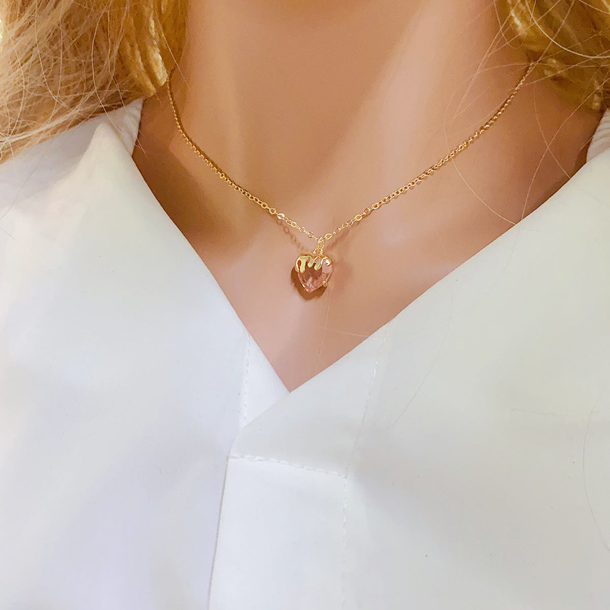 Women's Fashion Casual Heart-shaped Zircon Pendant Necklace